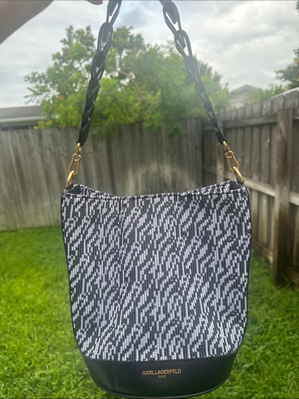 Karl Lagerfeld Black & White Knit Bucket Bag with Chunky Chain Strap - Picture 4 of 14